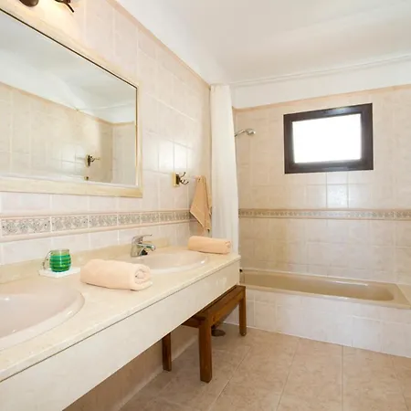 Playa Honda Sleeps 8 Pool Wifi * Playa Honda (Lanzarote)